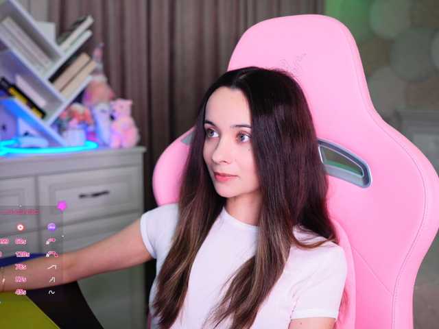 JuicyAngel, live now on BongaCams