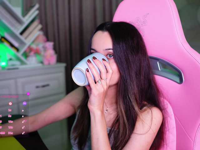 JuicyAngel live cam on BongaCams