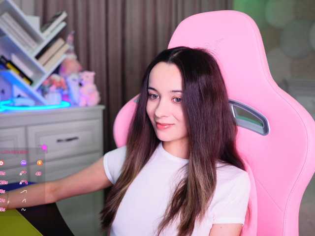JuicyAngel, live now on BongaCams