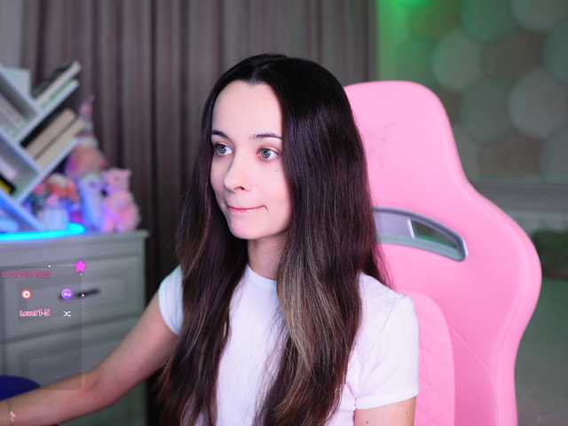 JuicyAngel, live now on BongaCams