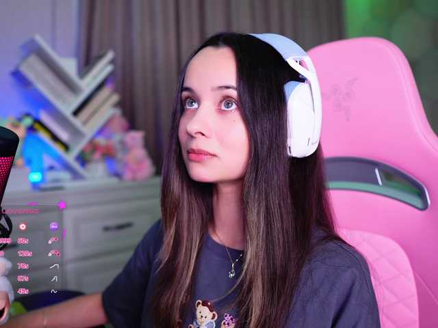 JuicyAngel live cam preview