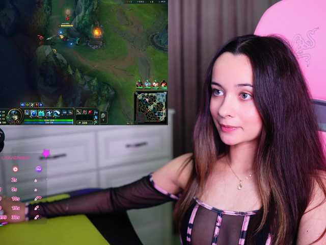 JuicyAngel live cam preview