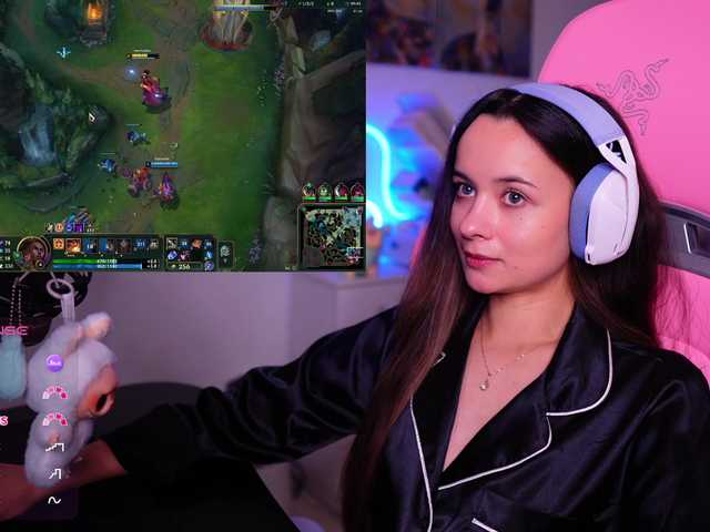 JuicyAngel's BongaCams show and profile