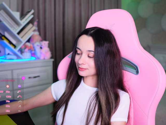 JuicyAngel, live now on BongaCams