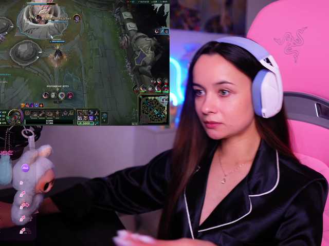 JuicyAngel's BongaCams show and profile