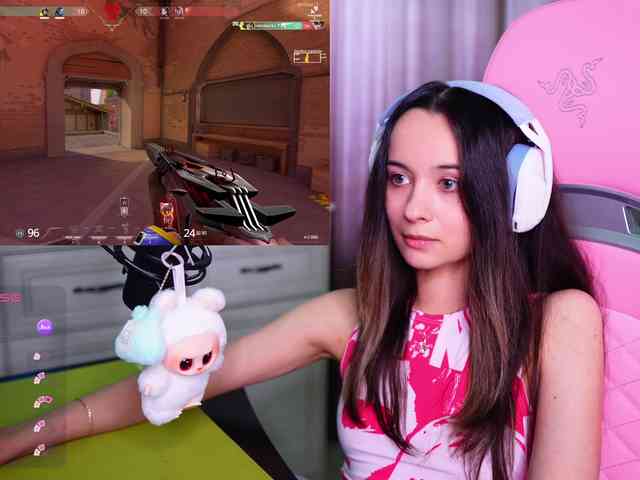 JuicyAngel Live Webcam on BongaCams