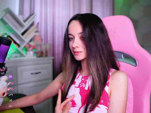 JuicyAngel Live Webcam on BongaCams
