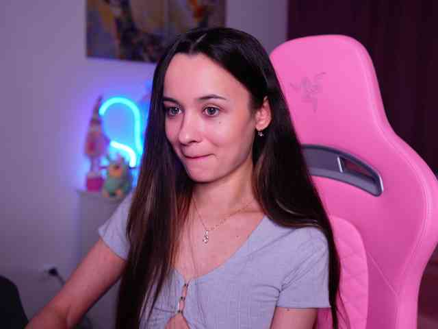 JuicyAngel Live Webcam on BongaCams