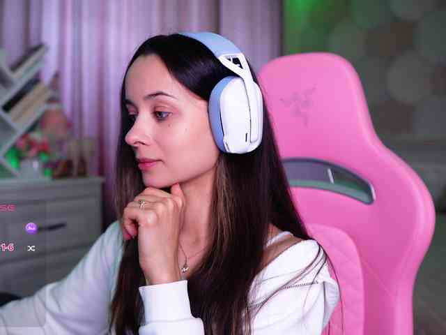 JuicyAngel Live Webcam on BongaCams