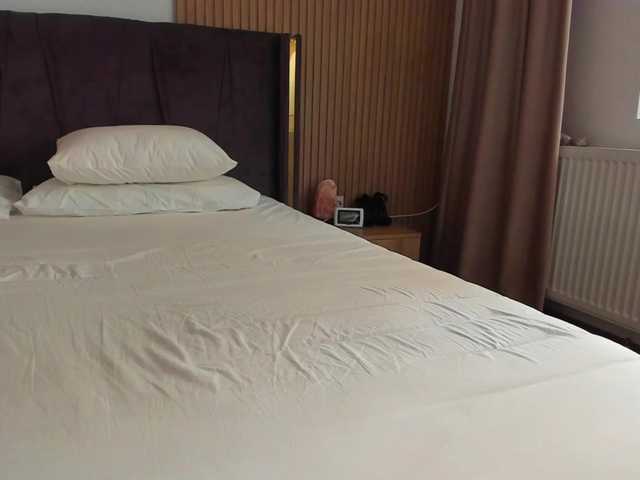 roses-dream's BongaCams show and profile