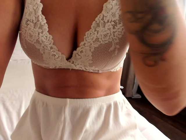 roses-dream live cam on BongaCams
