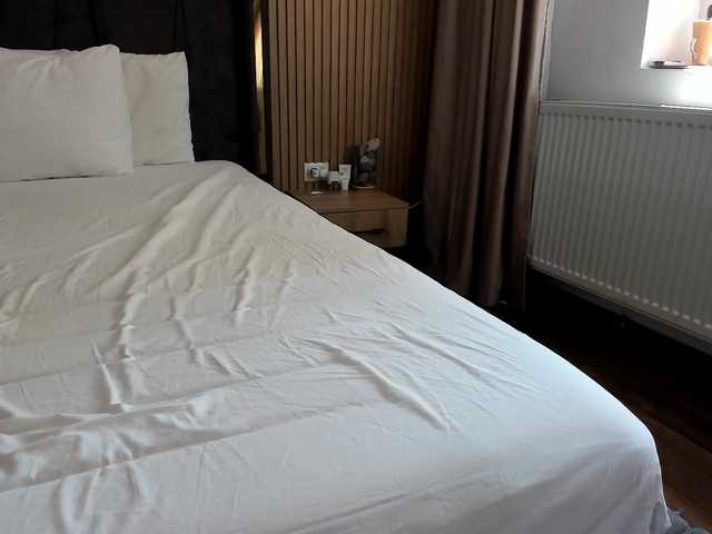 roses-dream live cam on BongaCams