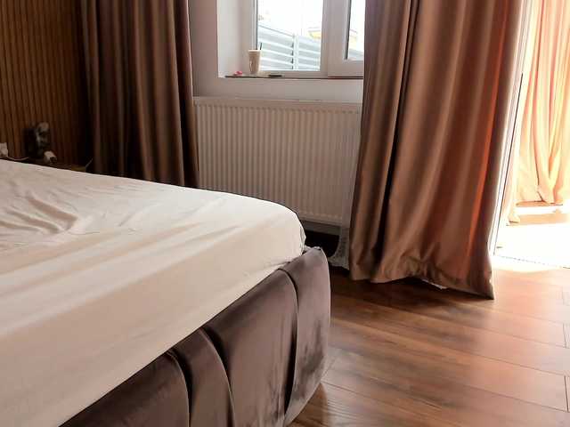 roses-dream live cam on BongaCams