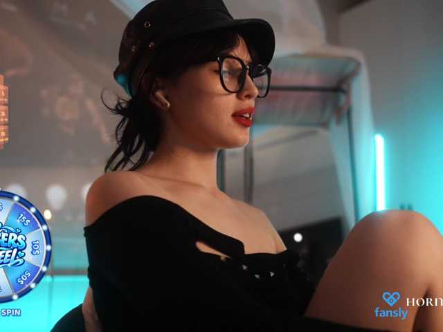 hor-neyJ0zy live cam on BongaCams
