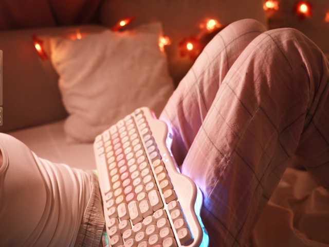 hor-neyJ0zy live cam on BongaCams