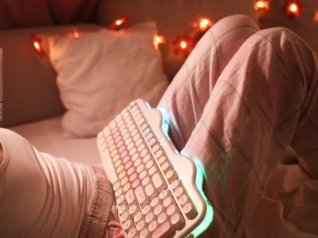 hor-neyJ0zy live cam on BongaCams