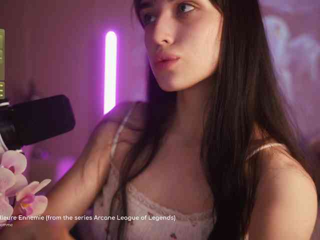 HorneyJozy webcam