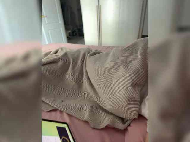 HorneyJozy webcam