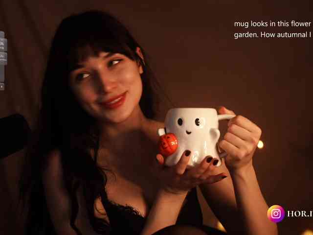 HorneyJozy webcam