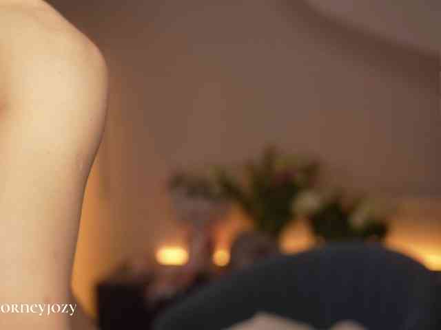 HorneyJozy webcam