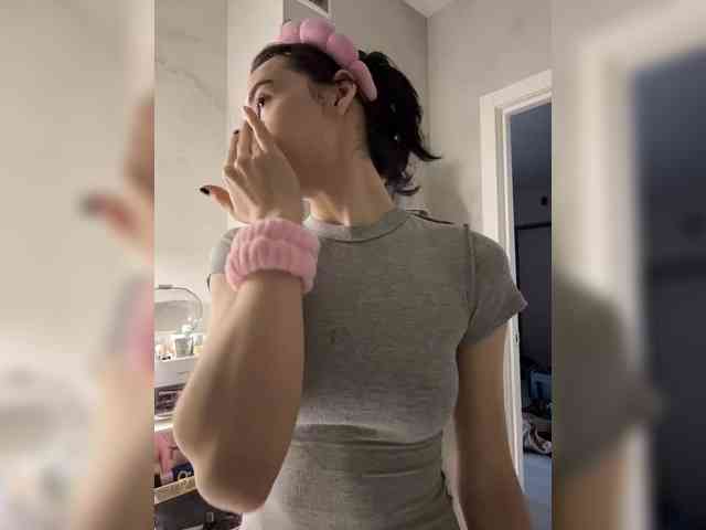 HorneyJozy webcam