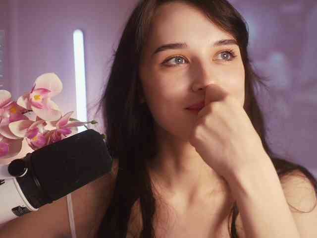 HorneyJozy webcam