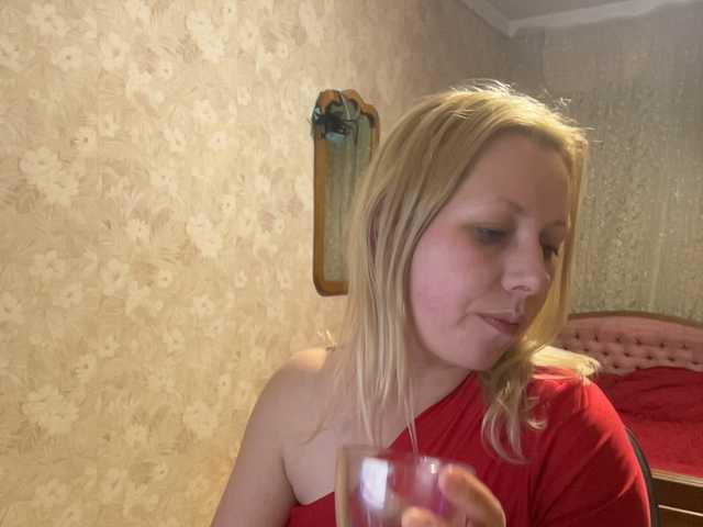 le modèle ReeseTerron est en webcam porno dans un show sur le site bongacams, il possède les tags suivants: White/Caucasian,Blonde,Shaved