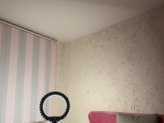 LittleDelora Porn Show