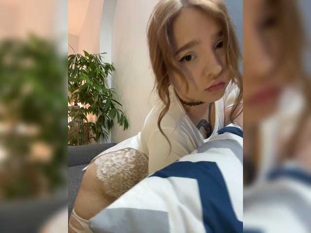 LittleDelora live cam on BongaCams