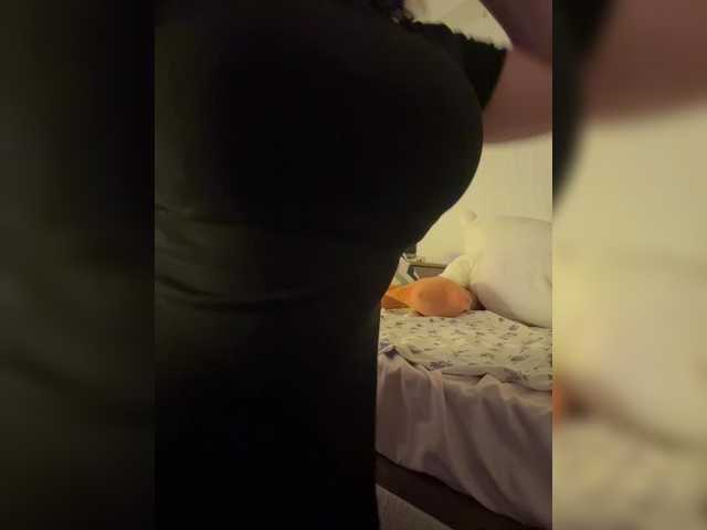 LittleDelora live cam on BongaCams