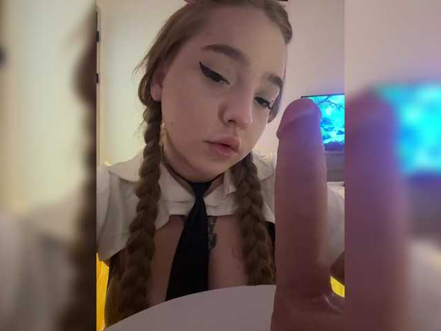 LittleDelora live cam on BongaCams