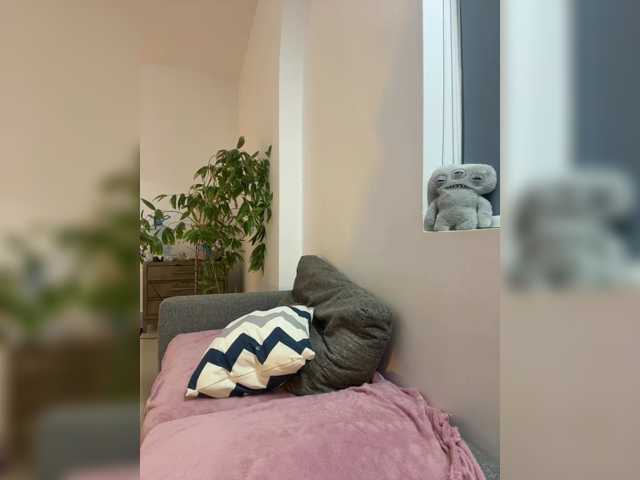 LittleDelora live cam on BongaCams