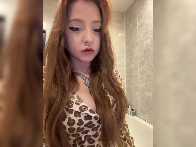 go to chat with LittleDelora