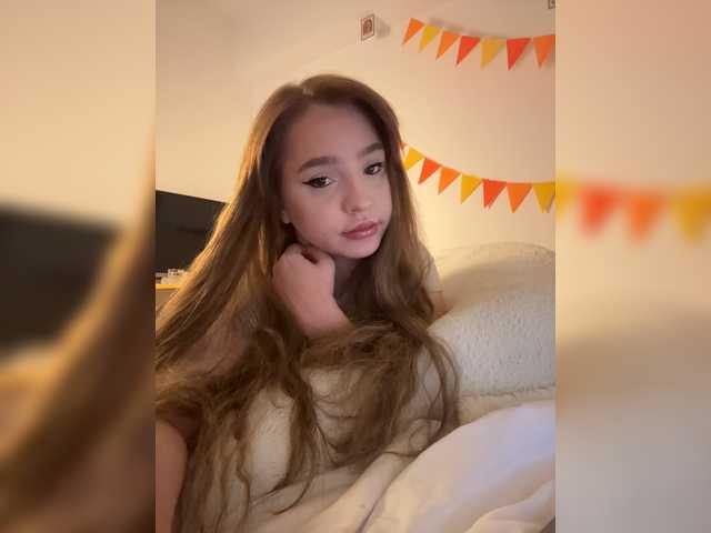 LittleDelora live cam on BongaCams