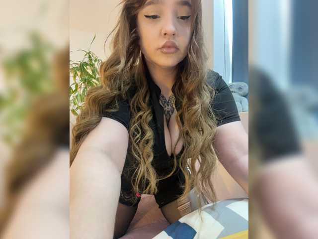 LittleDelora live cam on BongaCams