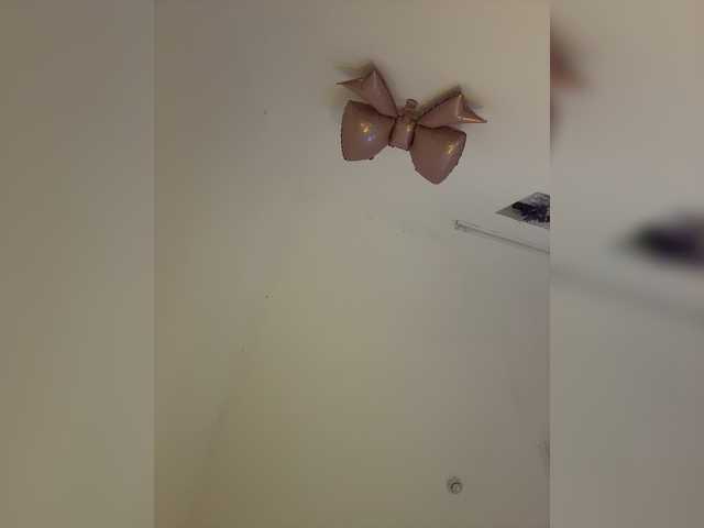 LittleDelora live cam on BongaCams