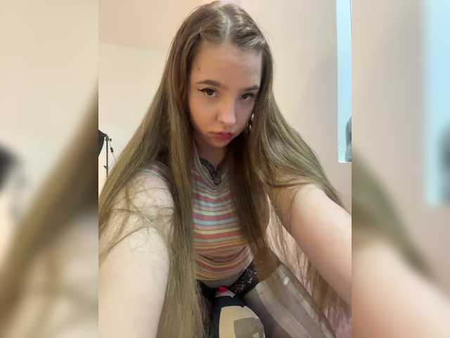LittleDelora live cam on BongaCams