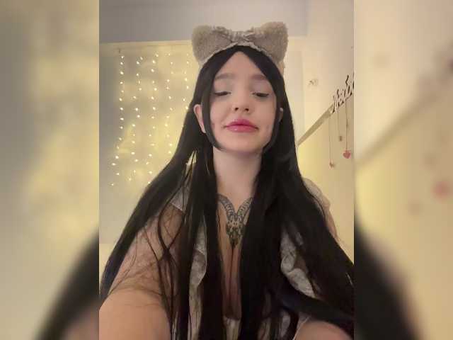 LittleDelora live cam on BongaCams