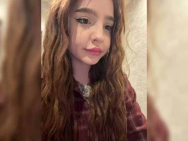  LittleDelora chat room