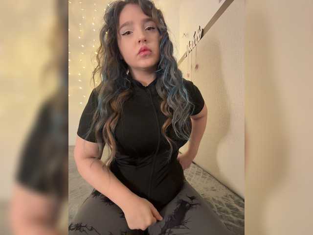 littledelora cam belle