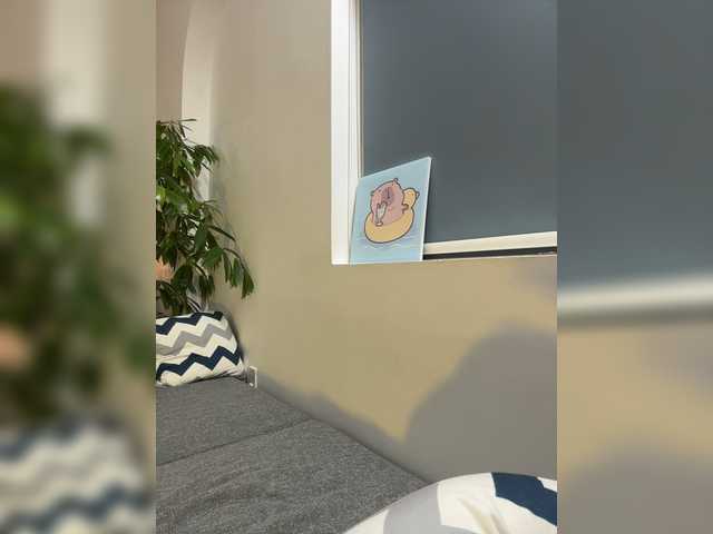 LittleDelora live cam on BongaCams