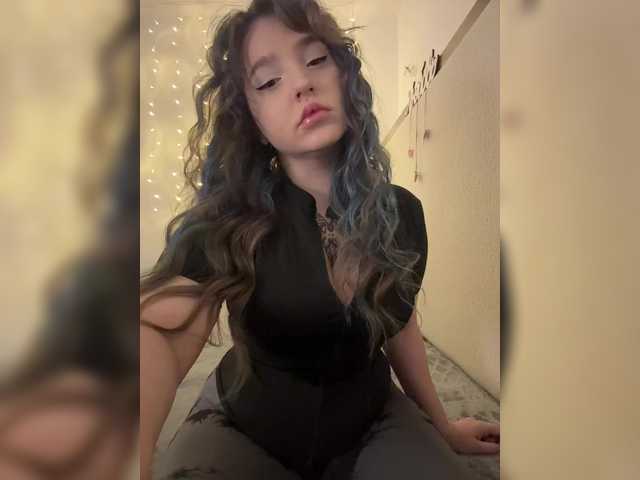 LittleDelora live cam on BongaCams