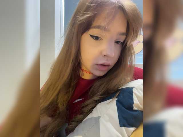 LittleDelora live cam on BongaCams