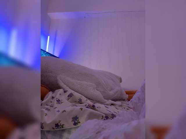 LittleDelora live cam on BongaCams