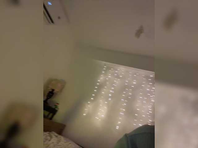 LittleDelora live cam on BongaCams