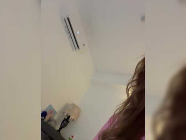 LittleDelora live cam on BongaCams