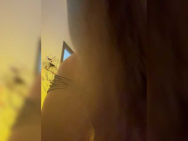 LittleDelora live cam on BongaCams