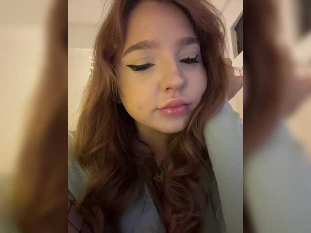LittleDelora live cam on BongaCams