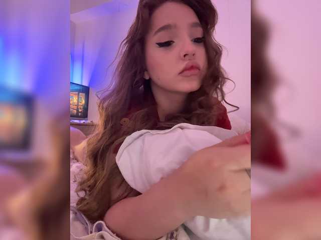 LittleDelora live cam on BongaCams
