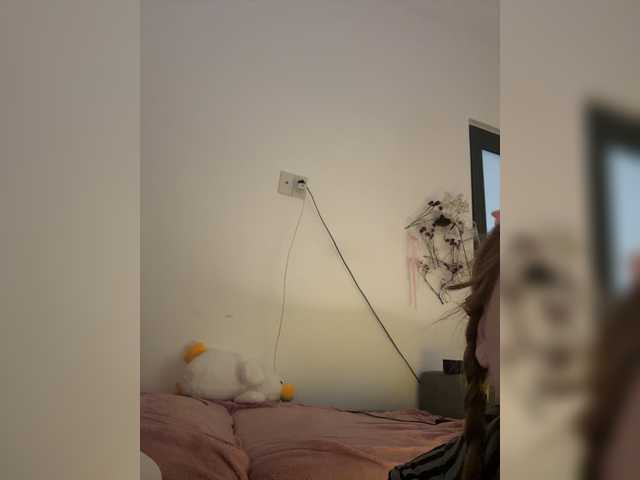 LittleDelora live cam on BongaCams